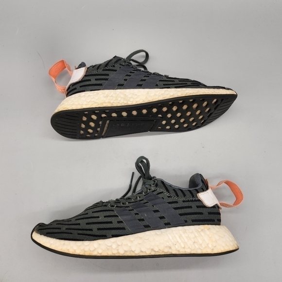 Adidas NMD R2 Women's Size 8 Utility Ivy Green Black White Peach Boost BA7259 - Picture 13 of 16